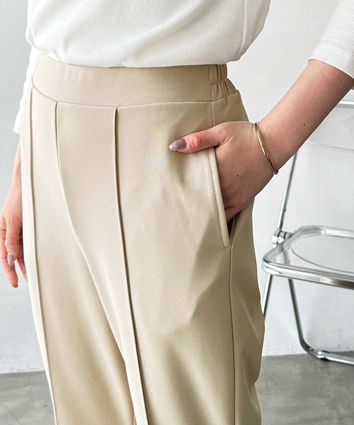 GeeRA(ジーラ)の「【-3kg見え/S-LL展開】美脚シルエットピンタックセミフレアパンツ(その他パンツ・レディース・チャコール/ベージュ/ブラック・SMALL/MEDIUM/LARGE/X-LARGE)」の21枚目の写真