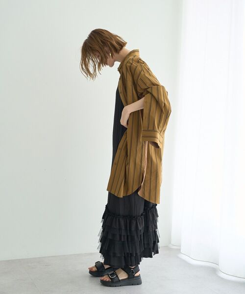 Editt by YECCA VECCA（エディットバイイェッカヴェッカ）の「2way袖デザインロングシャツ（シャツ/ブラウス・レディース・ブラック系その他2/イエロー系その他3/カーキ・FREE）」の4枚目の写真