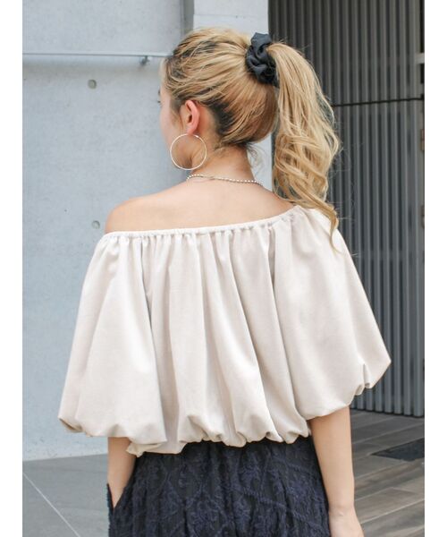 Ungrid（アングリッド）の「フェイクスウェードハーフスリーブバルーンブラウス（シャツ/ブラウス・レディース・キャメル/ベージュ・FREE）」の5枚目の写真