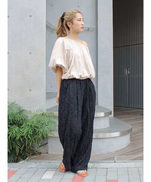 Ungrid（アングリッド）の「フェイクスウェードハーフスリーブバルーンブラウス（シャツ/ブラウス・レディース・キャメル/ベージュ・FREE）」の8枚目の写真