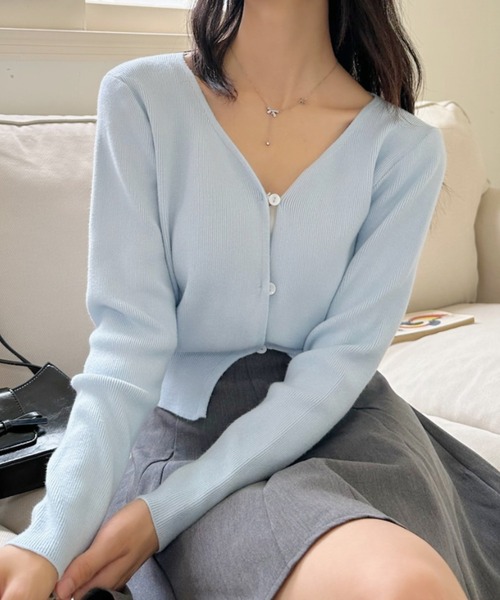 Ada.(エイダ)の「Vネック ショート丈 コンパクト カーディガン(カーディガン/ボレロ・レディース・アイボリー/ブラック/ライトブルー/グレー/イエロー・FREE)」の16枚目の写真