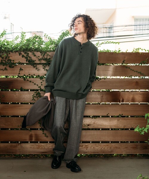 FREAK'S STORE(フリークスストア)の「限定展開 Relax Fit リラックスフィット イージーケア ウォッシャブル ヘンリーネックニット(ニット/セーター・メンズ・ブラック/チャコールグレー/オリーブ/ネイビー/バーガンディー/グレー・LARGE/MEDIUM/SMALL)」の15枚目の写真