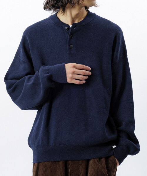 FREAK'S STORE(フリークスストア)の「限定展開 Relax Fit リラックスフィット イージーケア ウォッシャブル ヘンリーネックニット(ニット/セーター・メンズ・ブラック/チャコールグレー/オリーブ/ネイビー/バーガンディー/グレー・LARGE/MEDIUM/SMALL)」の5枚目の写真