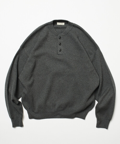 FREAK'S STORE(フリークスストア)の「限定展開 Relax Fit リラックスフィット イージーケア ウォッシャブル ヘンリーネックニット(ニット/セーター・メンズ・ブラック/チャコールグレー/オリーブ/ネイビー/バーガンディー/グレー・LARGE/MEDIUM/SMALL)」の2枚目の写真
