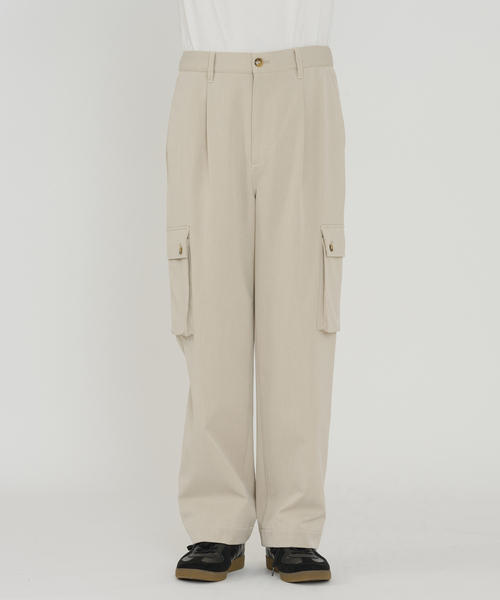 B.C STOCK（ベーセーストック）の「【Deux Allures/ドゥ アリュール】ウラキモウ カーゴスラックス（カーゴパンツ・メンズ・ライトグレー/ベージュ・MEDIUM/LARGE）」の9枚目の写真