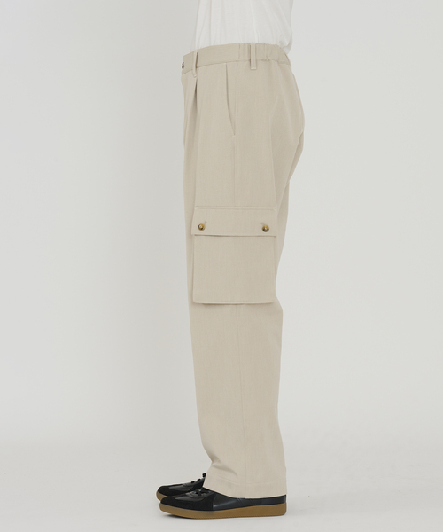 B.C STOCK（ベーセーストック）の「【Deux Allures/ドゥ アリュール】ウラキモウ カーゴスラックス（カーゴパンツ・メンズ・ライトグレー/ベージュ・MEDIUM/LARGE）」の10枚目の写真