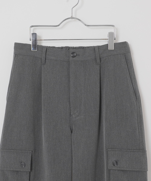 B.C STOCK（ベーセーストック）の「【Deux Allures/ドゥ アリュール】ウラキモウ カーゴスラックス（カーゴパンツ・メンズ・ライトグレー/ベージュ・MEDIUM/LARGE）」の20枚目の写真