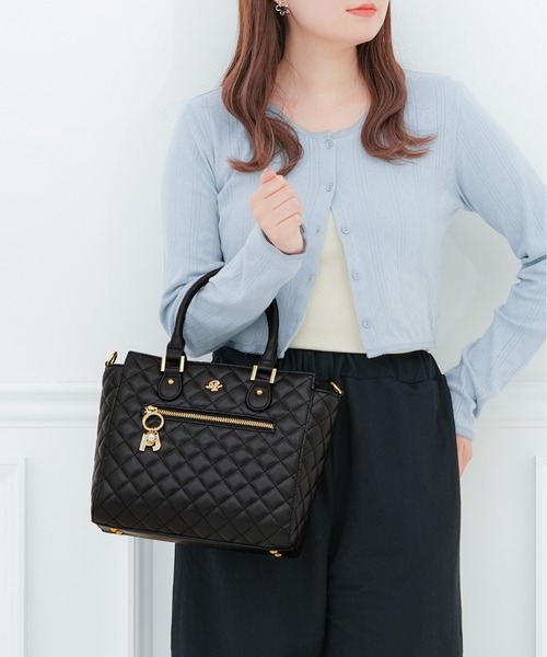 PAUL & JOE ACCESSOIRES(ポールアンドジョーアクセソワ)の「【PAUL & JOE ACCESSOIRES /ポール アンド ジョー アクセソワ 】 QUILTING チャーム付きハンドバッグ(ハンドバッグ・レディース・アイボリー/ブラック/ピンク・FREE)」の3枚目の写真