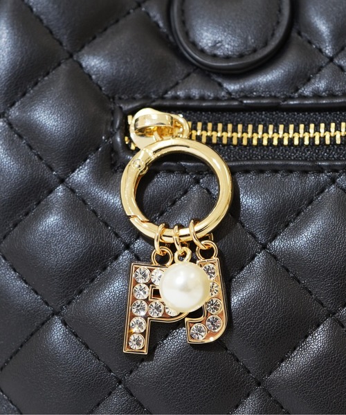 PAUL & JOE ACCESSOIRES(ポールアンドジョーアクセソワ)の「【PAUL & JOE ACCESSOIRES /ポール アンド ジョー アクセソワ 】 QUILTING チャーム付きハンドバッグ(ハンドバッグ・レディース・アイボリー/ブラック/ピンク・FREE)」の4枚目の写真