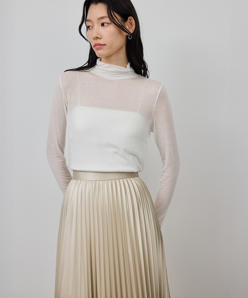 ROPE'（ロペ）の「カシミヤシルクブレンドインナータートルネック/イージーケア（Tシャツ/カットソー・レディース・ブラック/ホワイト・FREE）」の2枚目の写真