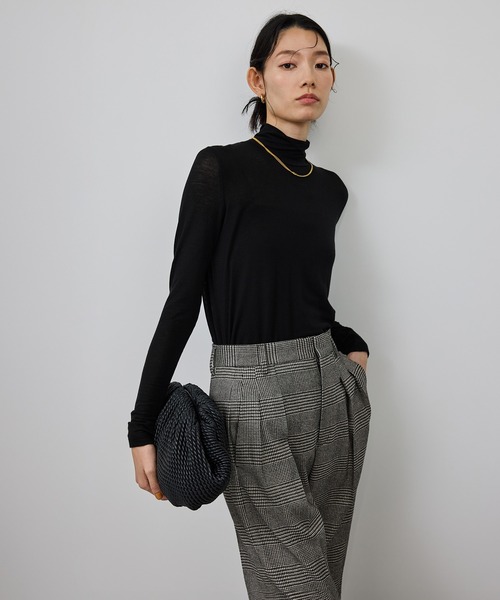 ROPE'（ロペ）の「カシミヤシルクブレンドインナータートルネック/イージーケア（Tシャツ/カットソー・レディース・ブラック/ホワイト・FREE）」の4枚目の写真