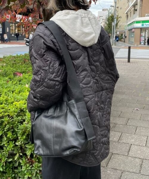 ear PAPILLONNER(イアパピヨネ)の「《WEB限定カラーあり》楽器柄/スポーツ柄/キルティングジャケット/アウター【SUM1 STYLE(スミスタイル)】(その他アウター・レディース・ブラウン/カーキ/アイボリー/ブラック系その他/ブラック・FREE)」の15枚目の写真