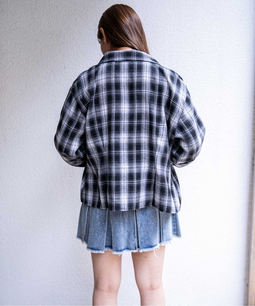 GORGE(ゴージ)の「《微起毛チェック×ギャザー切替》レディース フリルシャツ 長袖 トップス 体型カバー 秋冬(シャツ/ブラウス・レディース・オフホワイト/ブルー/グレー・F)」の7枚目の写真
