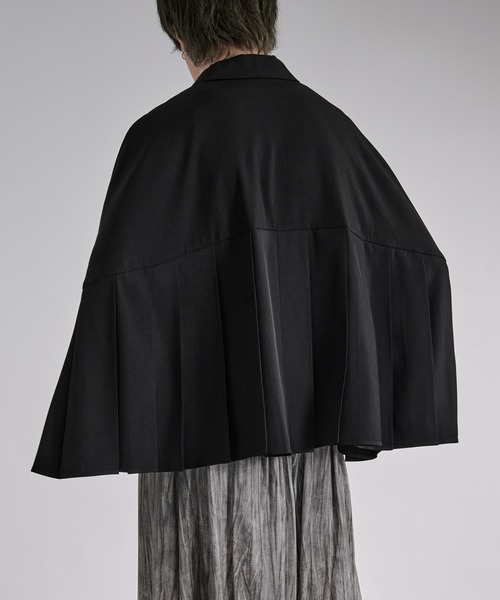 Ellno Loset(エルノロゼット)の「プリーツポンチョシャツ(シャツ/ブラウス・メンズ・ブラック/ボルドー・SMALL/MEDIUM/LARGE)」の3枚目の写真