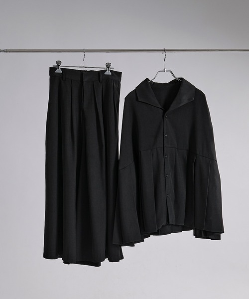 Ellno Loset(エルノロゼット)の「プリーツポンチョシャツ(シャツ/ブラウス・メンズ・ブラック/ボルドー・SMALL/MEDIUM/LARGE)」の5枚目の写真