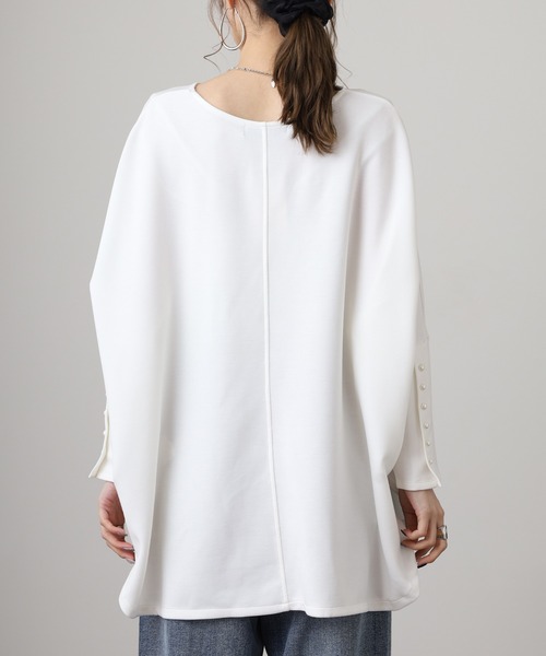 OMNES（オムネス）の「ソフトダンボールニット袖口パールボタンドルマンプルオーバー（Tシャツ/カットソー・レディース・ブラック/オフホワイト・FREE）」の7枚目の写真