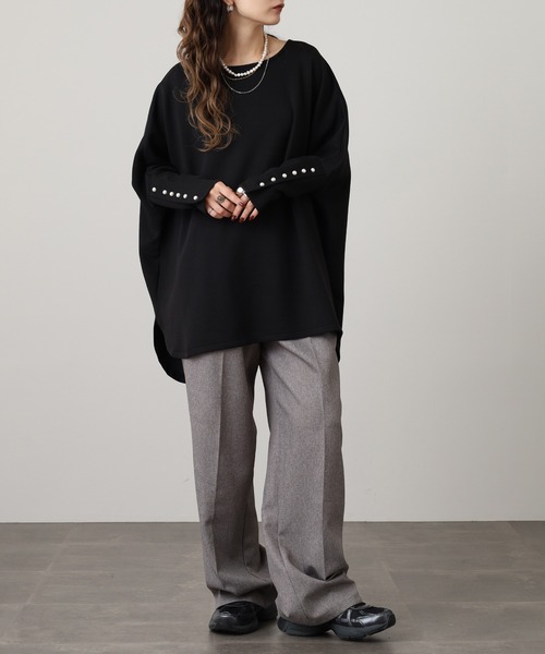 OMNES（オムネス）の「ソフトダンボールニット袖口パールボタンドルマンプルオーバー（Tシャツ/カットソー・レディース・ブラック/オフホワイト・FREE）」の14枚目の写真