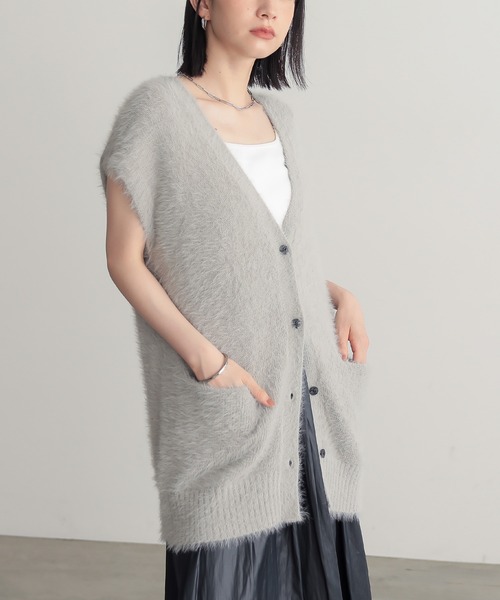 for/c(フォーシー)の「フェザーヤンニットジレ【サスティナブル】(ベスト・レディース・アイボリー/グレー/チャコール・M/L)」の17枚目の写真