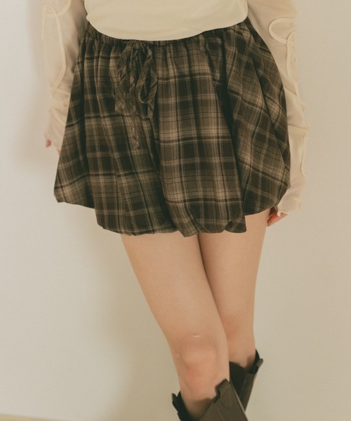 VANNIE U（ヴァニーユー）の「チェックバルーンショートパンツ（その他パンツ・レディース・ネイビー/ブラウン・FREE）」の4枚目の写真