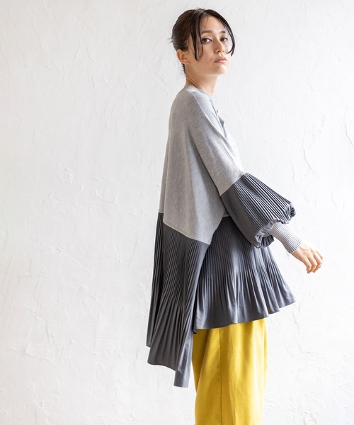 OSMOSIS（オズモーシス）の「プリーツ切替ニットプルオーバー（ニット/セーター・レディース・ダークグレー/ライトグレー/ブラック・ONE SIZE）」の14枚目の写真