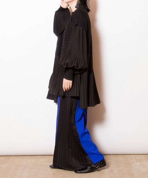 OSMOSIS（オズモーシス）の「プリーツ切替ニットプルオーバー（ニット/セーター・レディース・ダークグレー/ライトグレー/ブラック・ONE SIZE）」の10枚目の写真