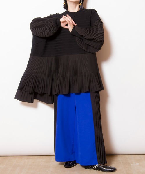 OSMOSIS（オズモーシス）の「プリーツ切替ニットプルオーバー（ニット/セーター・レディース・ダークグレー/ライトグレー/ブラック・ONE SIZE）」の4枚目の写真