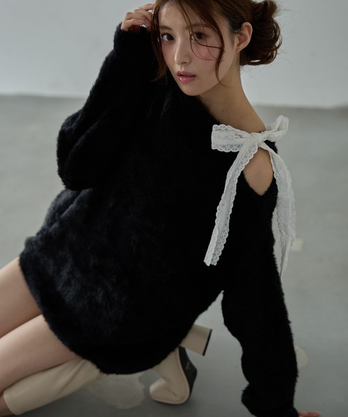 Nadana(ナダナ)の「肩レースリボンシャギーニットPO(ニット/セーター・レディース・ブラック/ホワイト/パープル・FREE)」の2枚目の写真