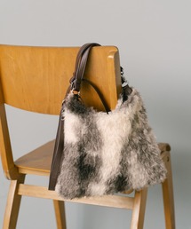 LAKOLE | フェイクファー三角2WAYショルダーバッグ / 599466(ショルダーバッグ)