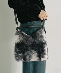 LAKOLE | フェイクファー三角2WAYショルダーバッグ / 599466(ショルダーバッグ)