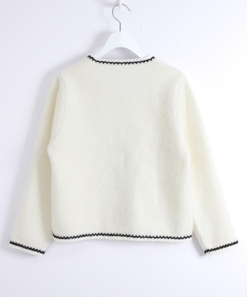 STAY MOTION（ステイモーション）の「パールボタンカーディガン［韓国ファッション フェミニン 上品］≪AW新作≫（カーディガン/ボレロ・レディース・ブラック/オフホワイト・F）」の4枚目の写真