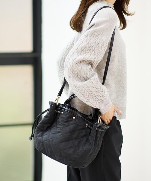 Reflect(リフレクト)の「【ショルダー付き/コーディネートのアクセントに◎】キルティングバッグ(トートバッグ・レディース・ブラック/ダークブラウン/ベージュ系・00)」の1枚目の写真