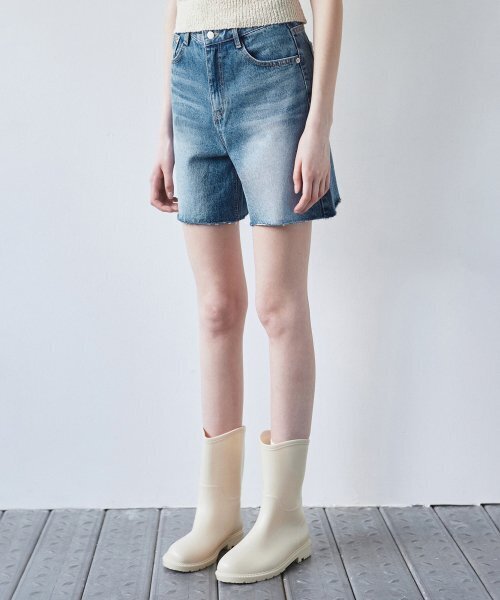 NICK&NICOLE（ニックアンドニコール）の「CUTTING DENIM HALF PANTS_BLUE（デニムパンツ・レディース・その他・MEDIUM/SMALL/LARGE）」の5枚目の写真