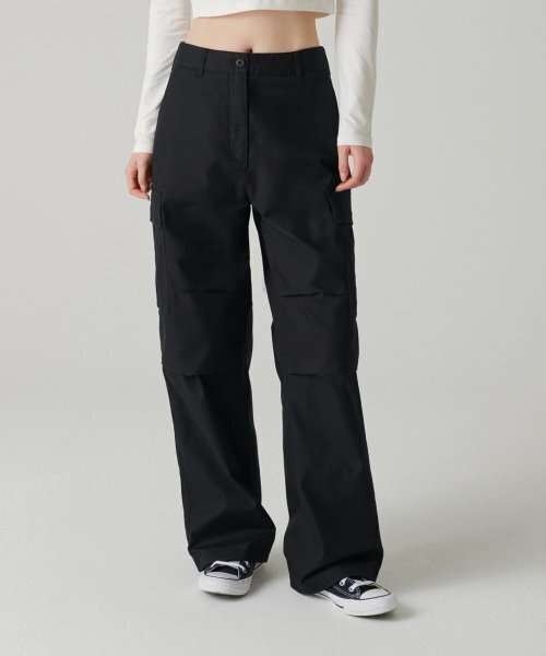 MUSINSA STANDARD WOMAN（ムシンサスタンダードウーマン）の「ウィメンズワイドカーゴパンツ[ブラック]（スウェットパンツ・レディース・その他・30/24/25/26/27/28/29）」の5枚目の写真