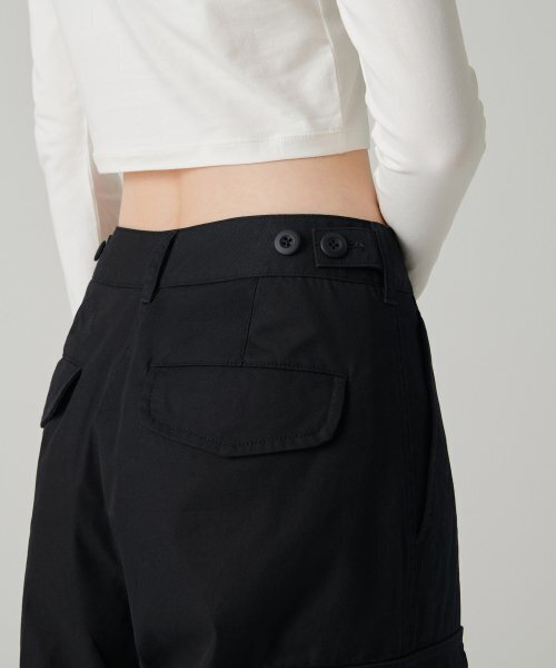 MUSINSA STANDARD WOMAN（ムシンサスタンダードウーマン）の「ウィメンズワイドカーゴパンツ[ブラック]（スウェットパンツ・レディース・その他・30/24/25/26/27/28/29）」の7枚目の写真