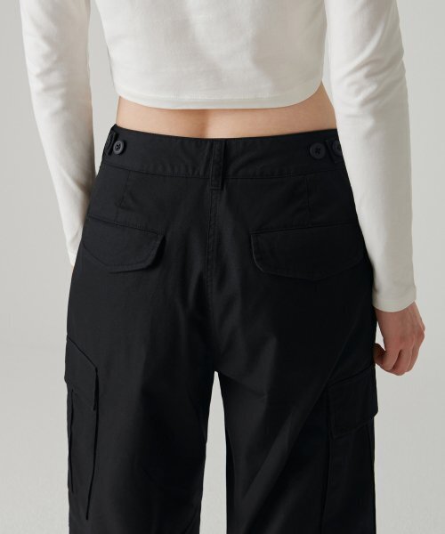 MUSINSA STANDARD WOMAN（ムシンサスタンダードウーマン）の「ウィメンズワイドカーゴパンツ[ブラック]（スウェットパンツ・レディース・その他・30/24/25/26/27/28/29）」の12枚目の写真