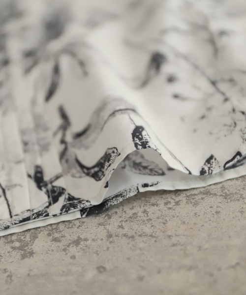 NOMBRE IMPAIR（ノンブルアンペール）の「モノトーンボタニカル　ピンタックブラウス（シャツ/ブラウス・レディース・ホワイト・FREE）」の6枚目の写真