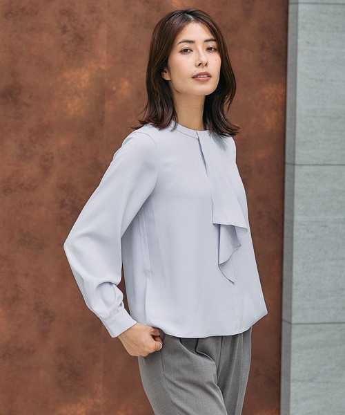 GLOBAL WORK（グローバルワーク）の「キレイつづくボウタイ風ブラウス/581015（シャツ/ブラウス・レディース・オフホワイト/グレイッシュベージュ/サックスブルー/ラベンダー・SMALL/MEDIUM/LARGE/X-LARGE）」の4枚目の写真