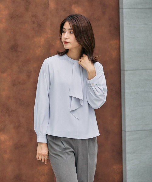 GLOBAL WORK（グローバルワーク）の「キレイつづくボウタイ風ブラウス/581015（シャツ/ブラウス・レディース・オフホワイト/グレイッシュベージュ/サックスブルー/ラベンダー・SMALL/MEDIUM/LARGE/X-LARGE）」の15枚目の写真