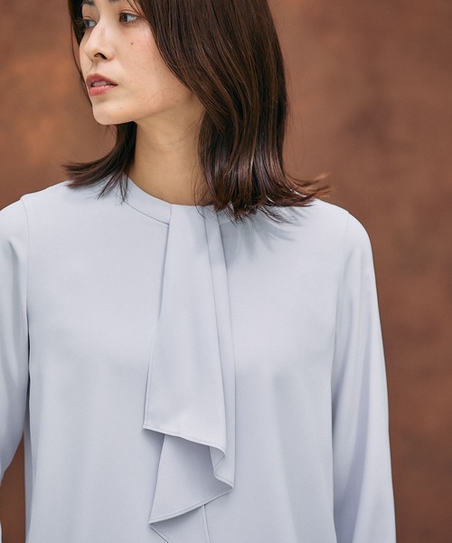 GLOBAL WORK（グローバルワーク）の「キレイつづくボウタイ風ブラウス/581015（シャツ/ブラウス・レディース・オフホワイト/グレイッシュベージュ/サックスブルー/ラベンダー・SMALL/MEDIUM/LARGE/X-LARGE）」の17枚目の写真