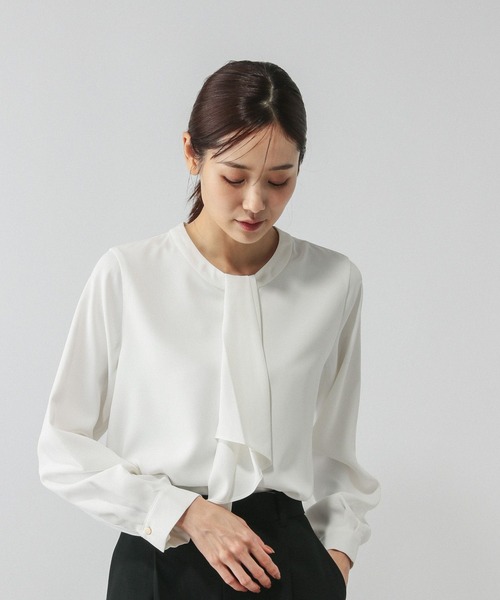 GLOBAL WORK（グローバルワーク）の「キレイつづくボウタイ風ブラウス/581015（シャツ/ブラウス・レディース・オフホワイト/グレイッシュベージュ/サックスブルー/ラベンダー・SMALL/MEDIUM/LARGE/X-LARGE）」の21枚目の写真