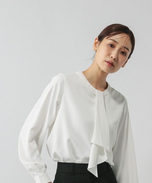 GLOBAL WORK（グローバルワーク）の「キレイつづくボウタイ風ブラウス/581015（シャツ/ブラウス・レディース・オフホワイト/グレイッシュベージュ/サックスブルー/ラベンダー・SMALL/MEDIUM/LARGE/X-LARGE）」の22枚目の写真