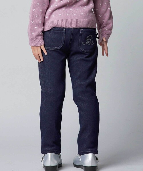BeBe（ベベ）の「デニムムートン裏ファーリボンポイントスリムロングパンツ（デニムパンツ・キッズ・ブラック/ネイビー・120cm/100cm/130cm/110cm/140cm/150cm）」の2枚目の写真