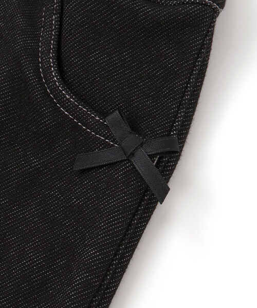 BeBe（ベベ）の「デニムムートン裏ファーリボンポイントスリムロングパンツ（デニムパンツ・キッズ・ブラック/ネイビー・120cm/100cm/130cm/110cm/140cm/150cm）」の9枚目の写真