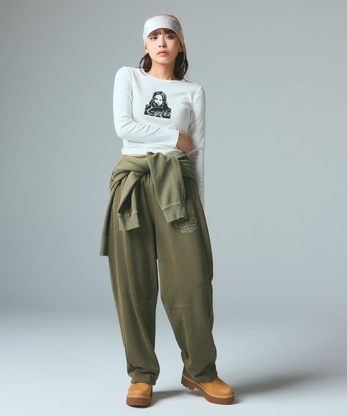 X-girl（エックスガール）の「RHINESTONE LOGO AND FACE L/S COMPACT TOP（Tシャツ/カットソー・レディース・ホワイト/ブラック/オリーブ・S/M）」の4枚目の写真