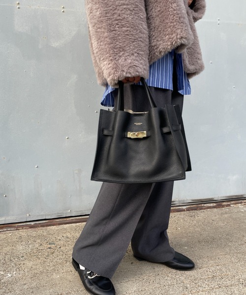 VIOLAd'ORO（ヴィオラドーロ）の「[VIOLAd’ORO / ヴィオラドーロ] TRERO イタリアンレザー2WAYバッグ（トートバッグ・レディース・ブラック・ONE SIZE）」の12枚目の写真