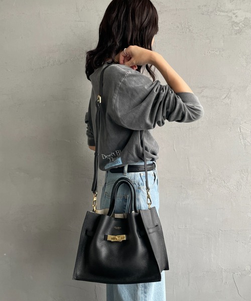 VIOLAd'ORO（ヴィオラドーロ）の「[VIOLAd’ORO / ヴィオラドーロ] TRERO イタリアンレザー2WAYバッグ（トートバッグ・レディース・ブラック・ONE SIZE）」の8枚目の写真