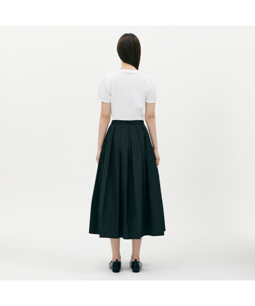 PLASTIC ISLAND(プラスティックアイランド)の「タックボリュームロングスカート PR2WS363(スカート・レディース・ブラック・SMALL/MEDIUM)」の4枚目の写真