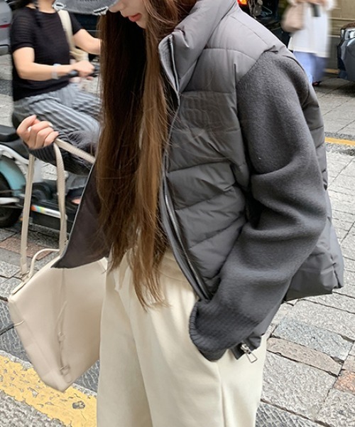 Diosfront(ディオスフロント)の「袖ニット切替中綿ジャケット(ダウンジャケット/コート・レディース・モカ/ホワイト/ブラック/グレー・FREE)」の11枚目の写真