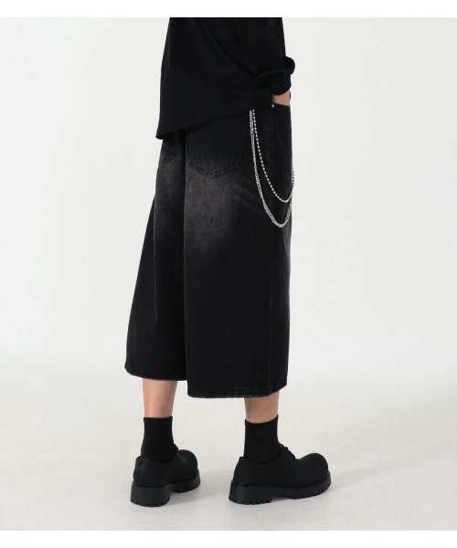 BUTTON SEOUL(ボタンソウル)の「ウォッシュドチェーンバミューダデニムパンツ(ヴィンテージブラック)(その他パンツ・レディース・その他・LARGE/MEDIUM/X-LARGE/SMALL)」の3枚目の写真