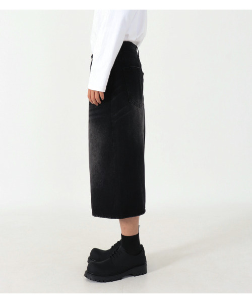 BUTTON SEOUL(ボタンソウル)の「ウォッシュドチェーンバミューダデニムパンツ(ヴィンテージブラック)(その他パンツ・レディース・その他・LARGE/MEDIUM/X-LARGE/SMALL)」の5枚目の写真